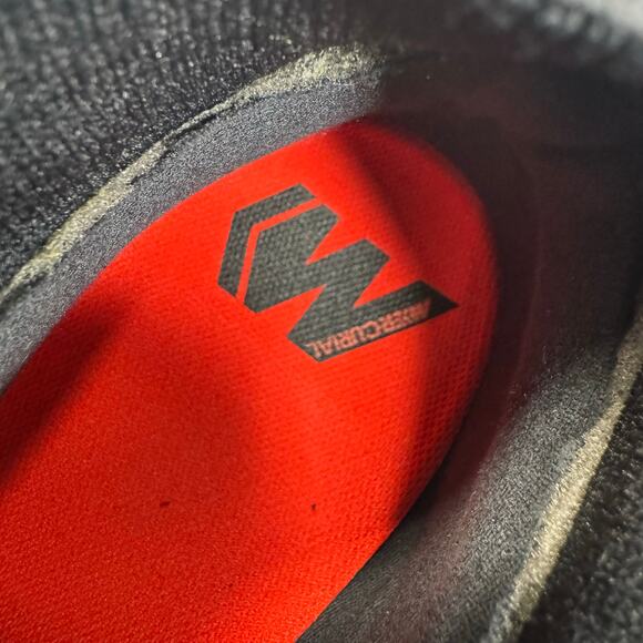 Nike Dynamic Fit Men's Black and Red Athletic Shoes - Picture 9 of 10